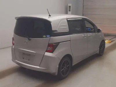 Honda FREED SPIKE