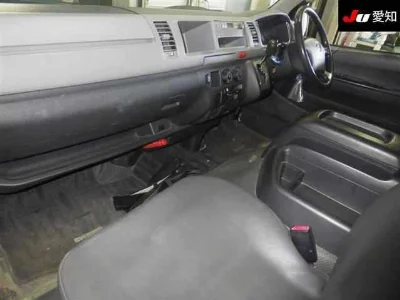 Toyota HiAce Commuter