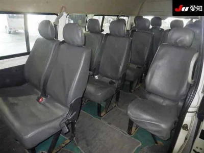 Toyota HiAce Commuter