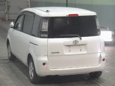 Toyota Sienta