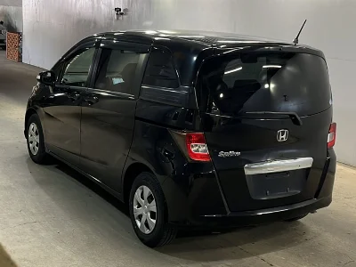 Honda FREED SPIKE