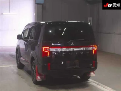 Mitsubishi DELICA D5