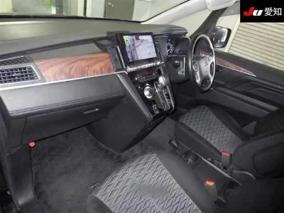 Mitsubishi DELICA D5