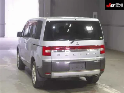 Mitsubishi DELICA D5