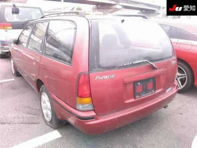 Nissan Avenir