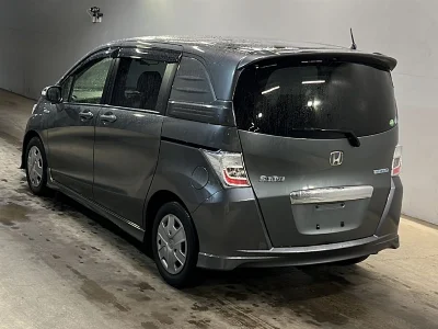 Honda FREED SPIKE