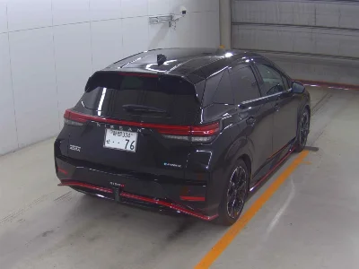 Nissan Aura