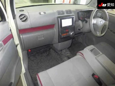 Toyota Pixis Space