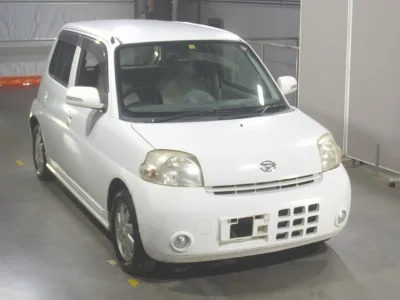 Daihatsu Esse