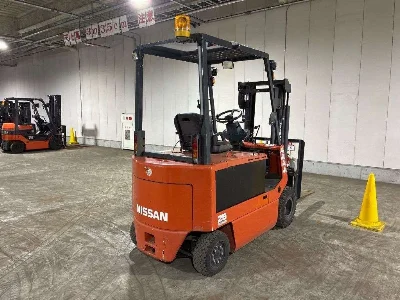 NISSAN  FORKLIFT 