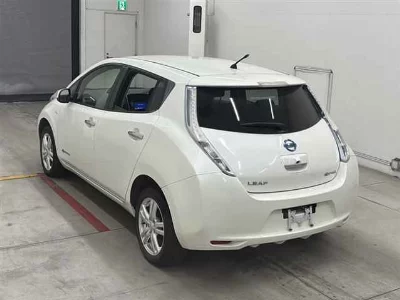 NISSAN LEAF