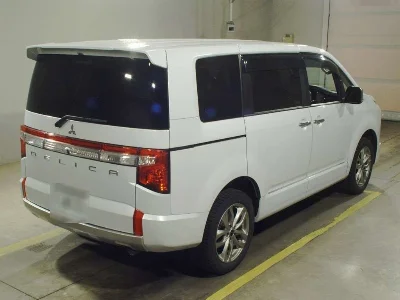 Mitsubishi DELICA D5