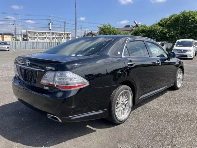 Toyota CROWN HYBRID