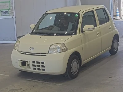 Daihatsu Esse