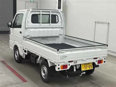 NISSAN CLIPPER TRUCK