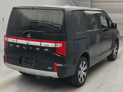 Mitsubishi DELICA D5
