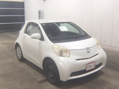 Toyota iQ