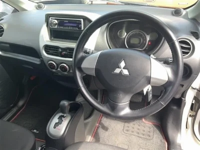 Mitsubishi i