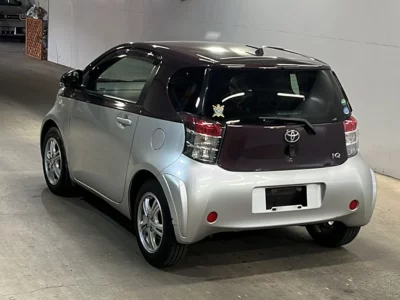 Toyota iQ