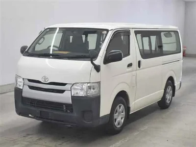 TOYOTA REGIUS VAN