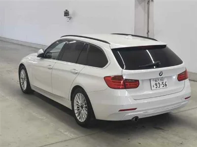 BMW 3 SERIES