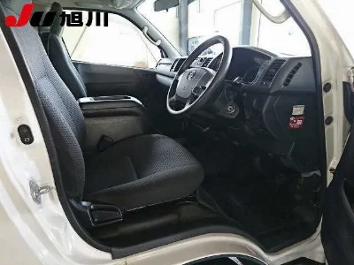TOYOTA HIACE WAGON