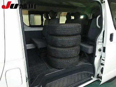 TOYOTA HIACE WAGON