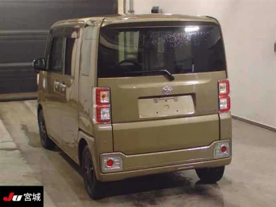 DAIHATSU WAKE