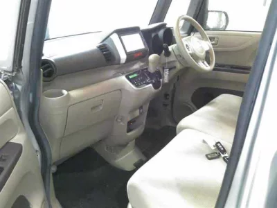 HONDA N BOX +