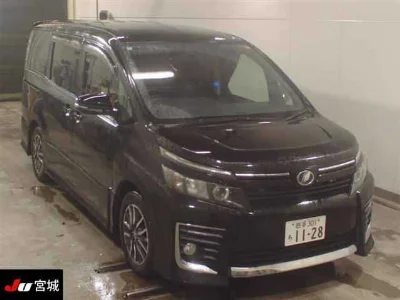 TOYOTA VOXY