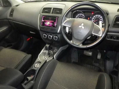 MITSUBISHI RVR