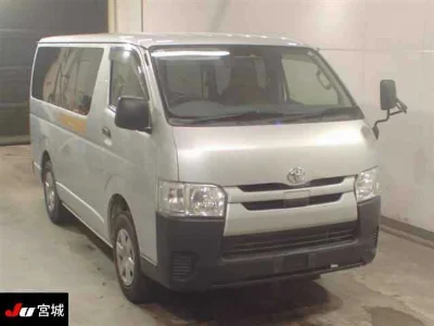 TOYOTA REGIUS VAN