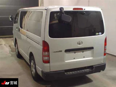 TOYOTA REGIUS VAN