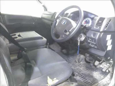 TOYOTA REGIUS VAN