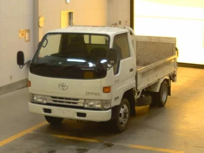 TOYOTA DYNA
