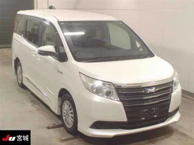 TOYOTA NOAH