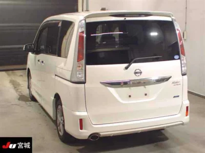 NISSAN SERENA