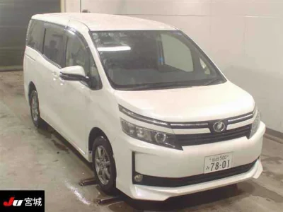 TOYOTA VOXY