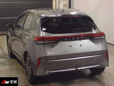 NISSAN AURA