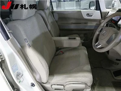 HONDA N-BOX SLASH