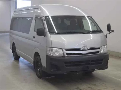 TOYOTA HIACE COMMUTER