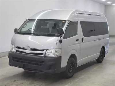 TOYOTA HIACE COMMUTER