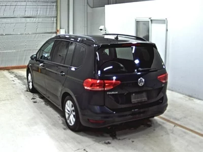 VOLKSWAGEN GOLF TOURAN