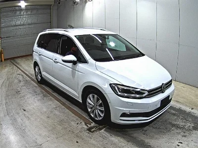 VOLKSWAGEN GOLF TOURAN