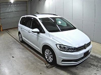 VOLKSWAGEN GOLF TOURAN