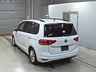 VOLKSWAGEN GOLF TOURAN