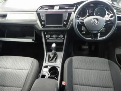 VOLKSWAGEN GOLF TOURAN