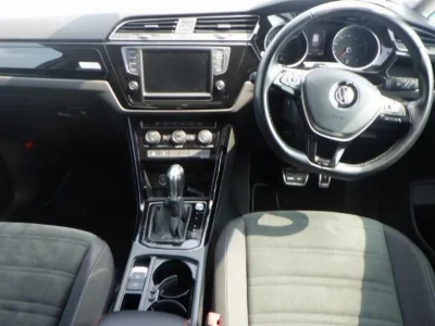 VOLKSWAGEN GOLF TOURAN