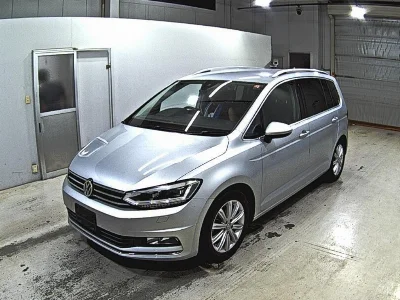 VOLKSWAGEN GOLF TOURAN