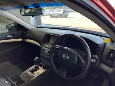 NISSAN SKYLINE